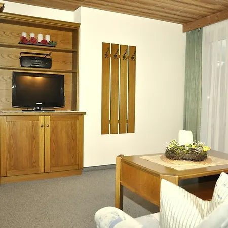 Auf Der Sonnenseite Apartment Schattwald Room photo